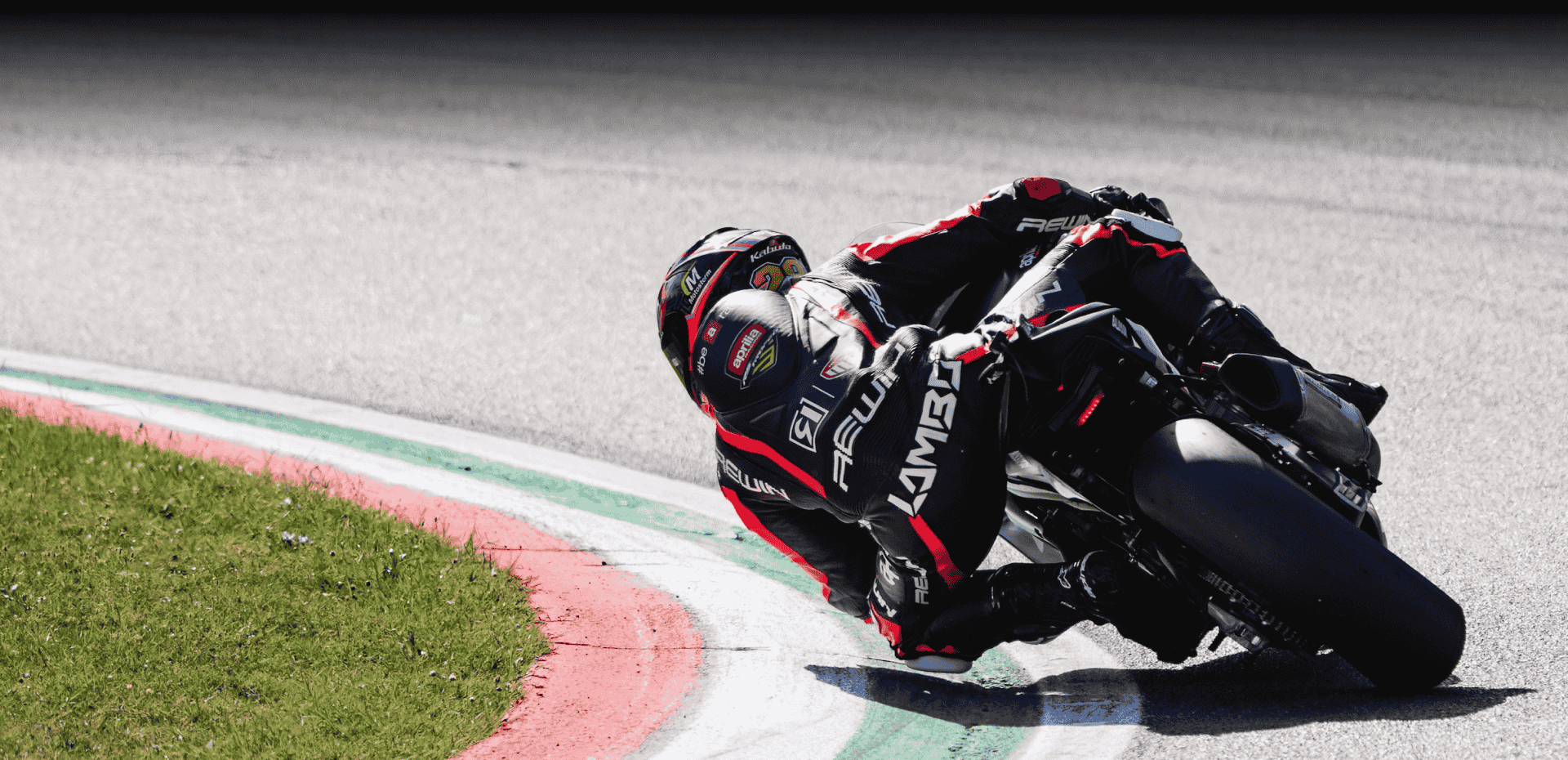 MotoClub riders in action